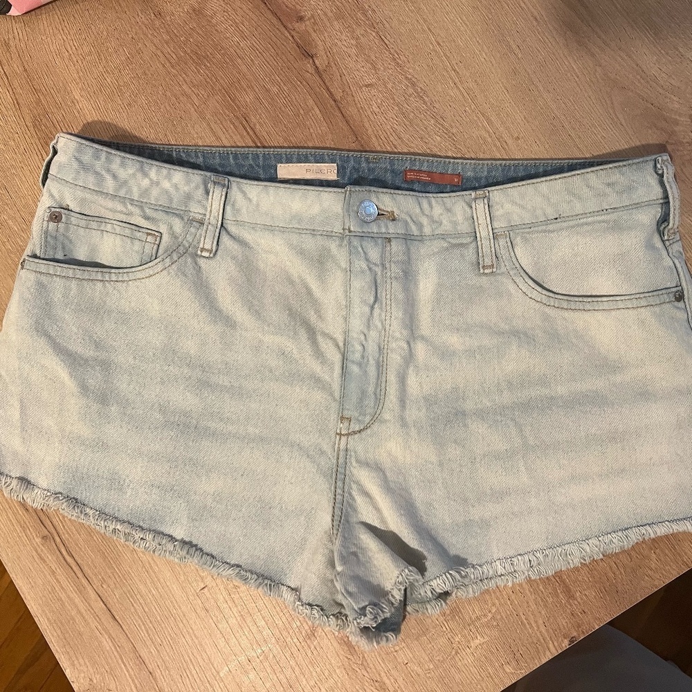 ***LIKE NEW***‎ Anthropologie X Pilcro Denim Micro Shorts (light wash) - Picture 5 of 9